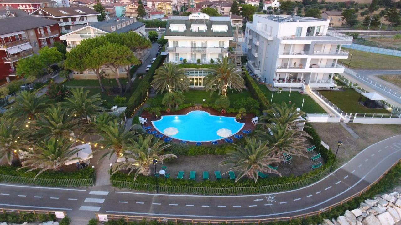 Hotel Ambasciatori Pineto Zewnętrze zdjęcie