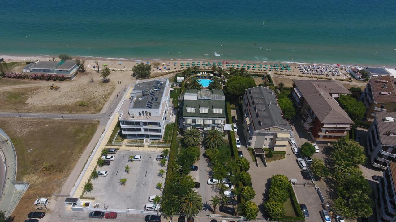 Hotel Ambasciatori Pineto Zewnętrze zdjęcie