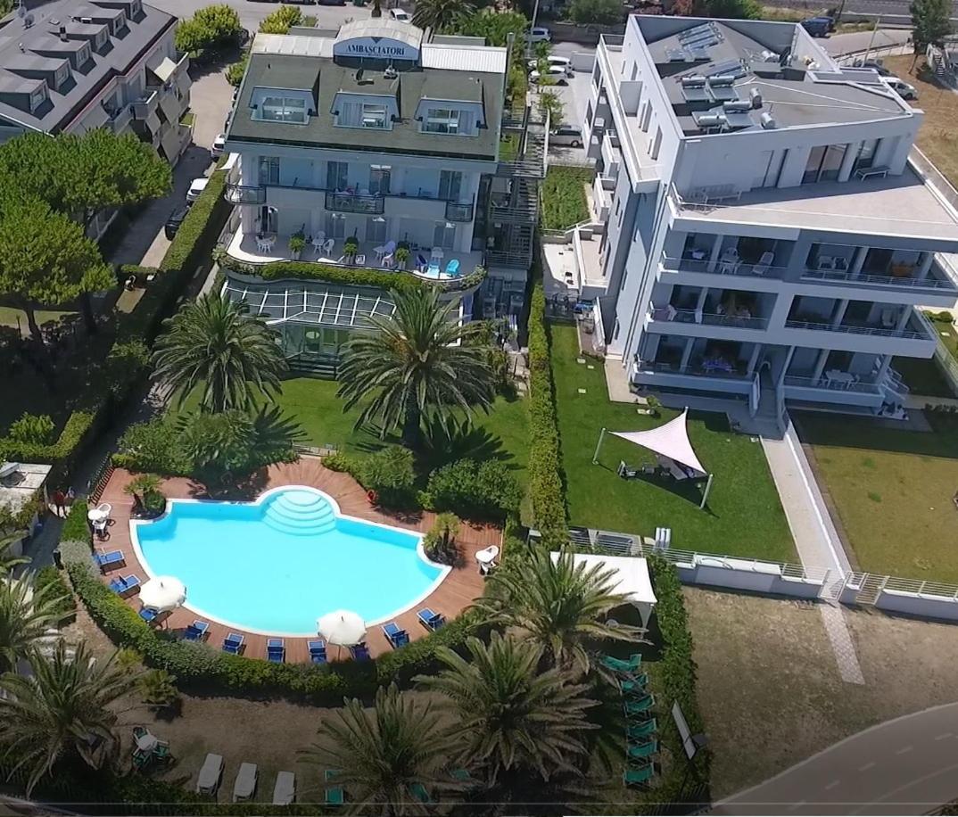 Hotel Ambasciatori Pineto Zewnętrze zdjęcie