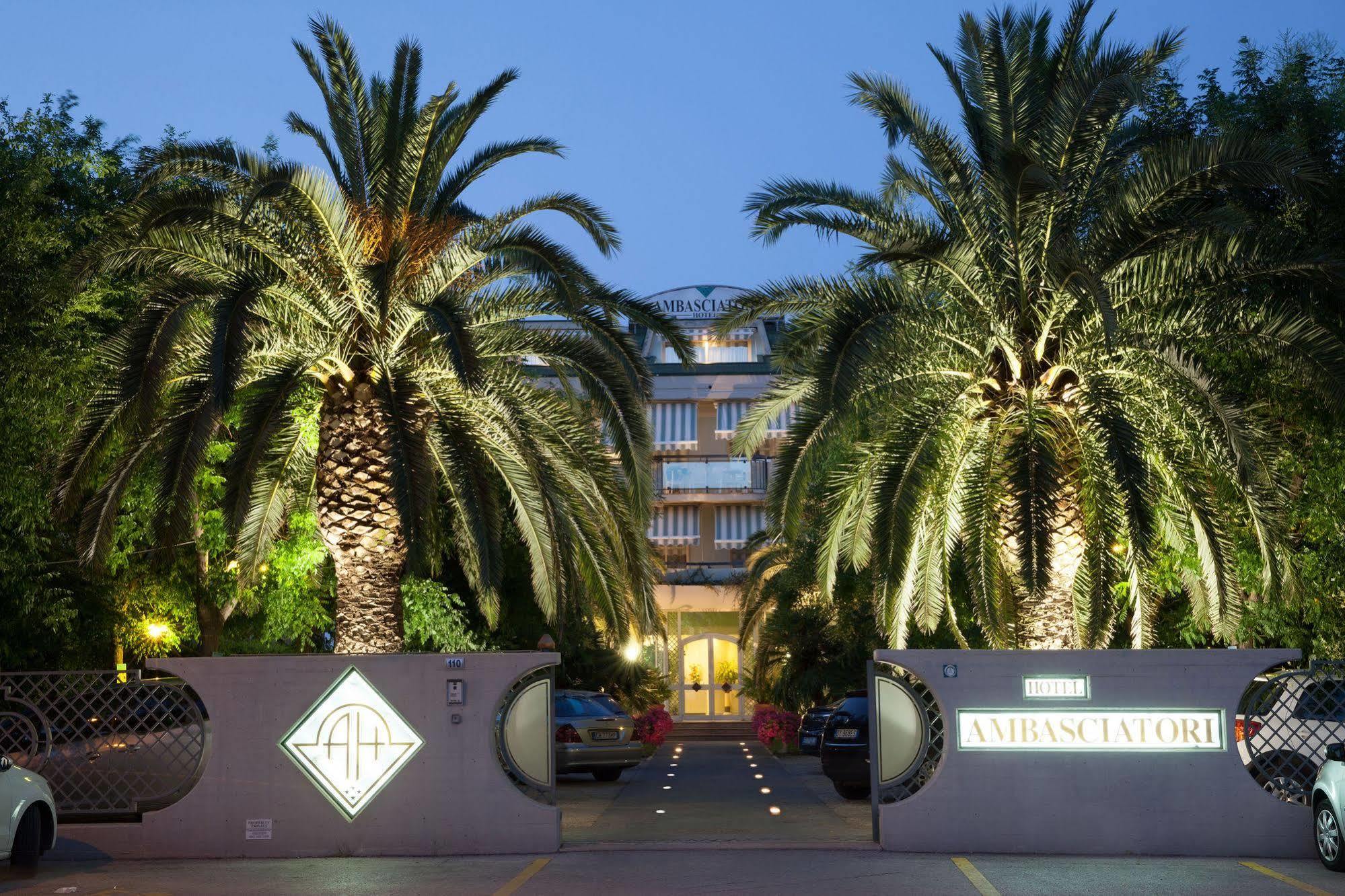Hotel Ambasciatori Pineto Zewnętrze zdjęcie